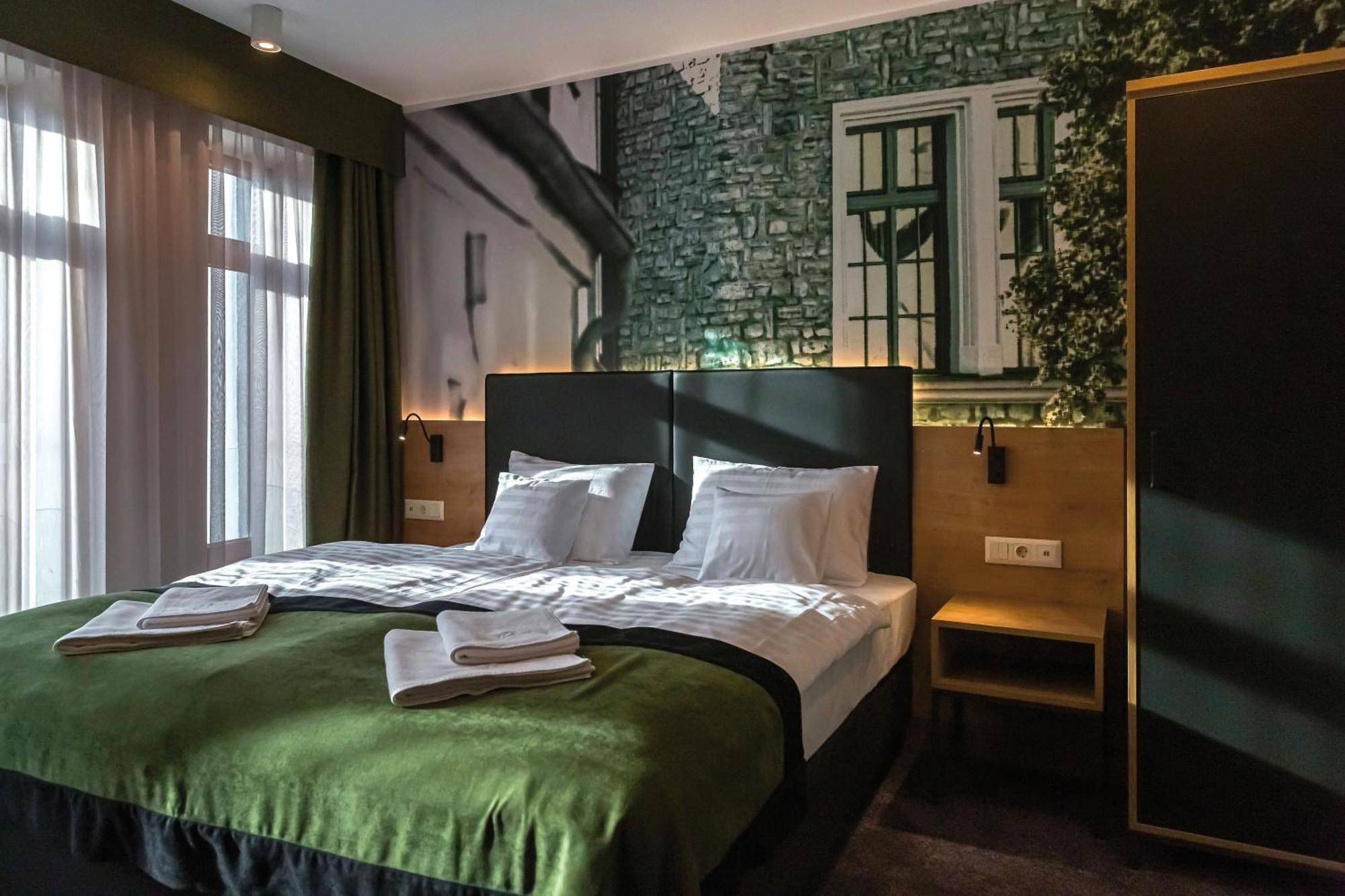 Oliva Hotel Veszprém Exterior foto